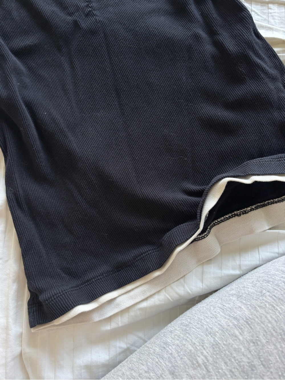 V-Neck Ribbed Layered Tank Top - Picture 2 of 3